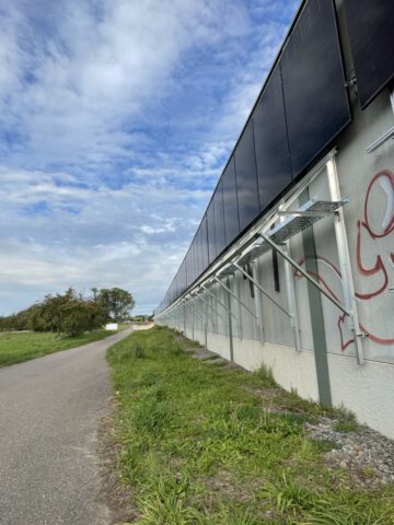 Kabelkanal sitzt; Blick nach Westen